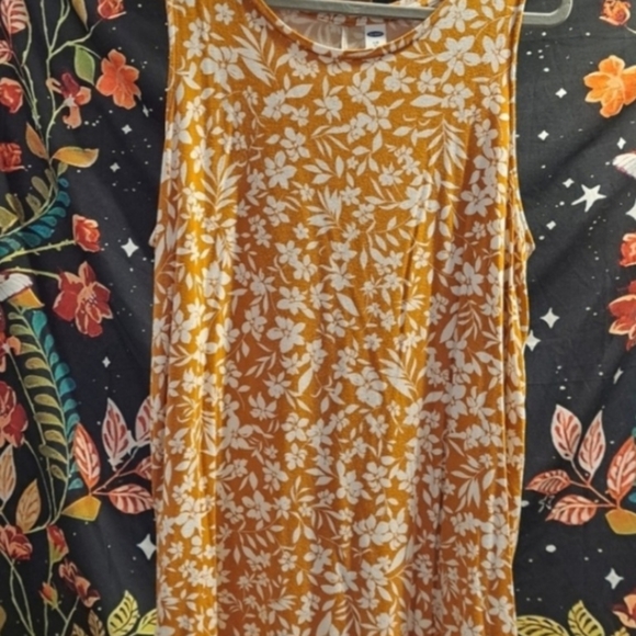 !Bundle! 5 Tank Tops - Picture 4 of 11